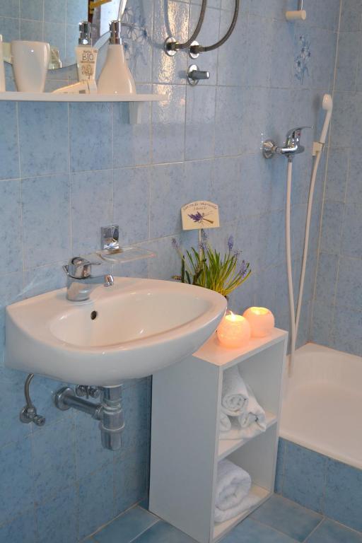 And Diana Apartment *