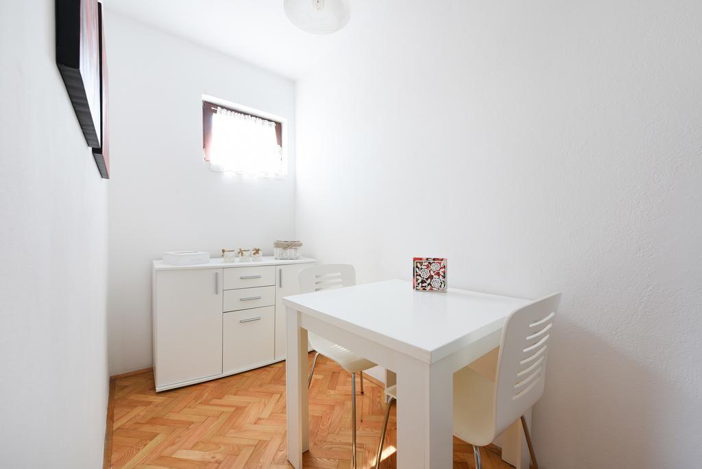 Appartement And Diana *