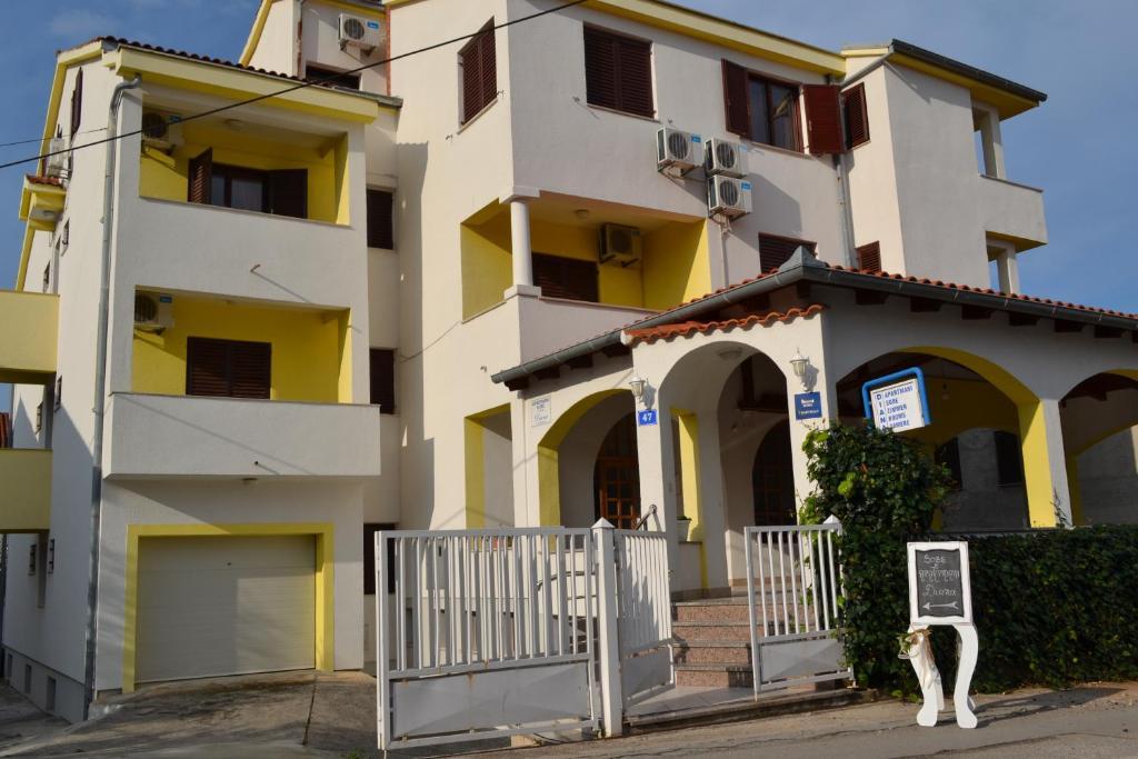 Appartement And Diana Zadar